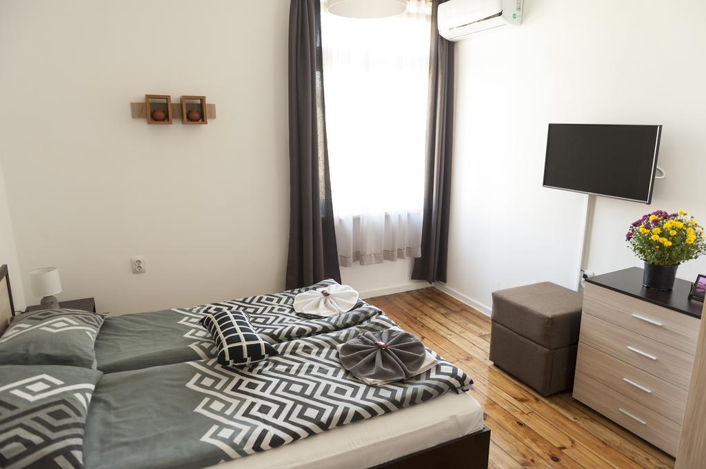 Graf Ignatiev - 3Br Apart Софія Екстер'єр фото