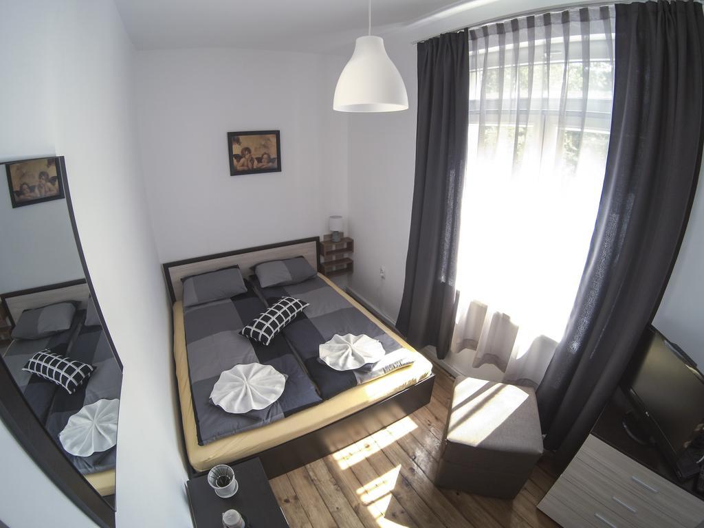 Graf Ignatiev - 3Br Apart Софія Екстер'єр фото